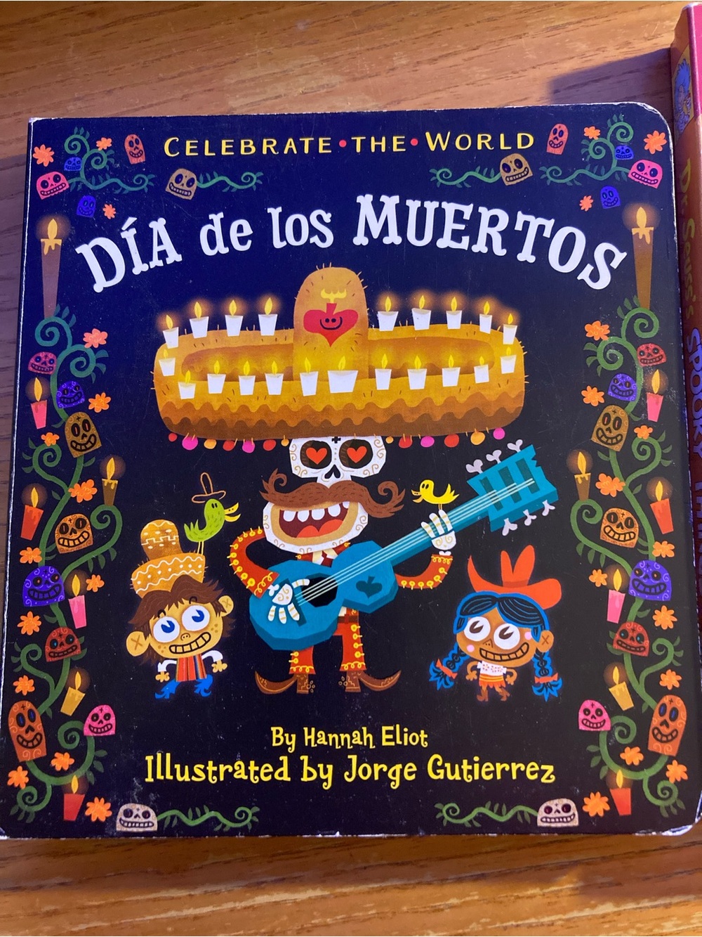 Bundle of kids Halloween books - Picture 5 of 5
